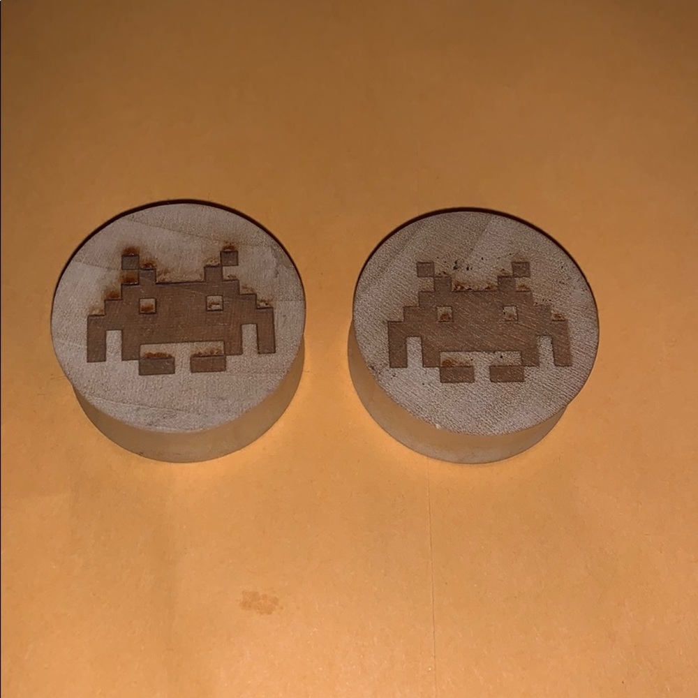 1 1/4” “Atari” blonde wood plugs